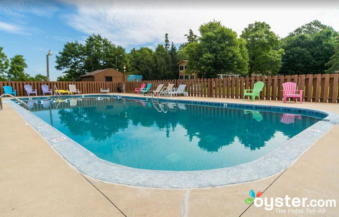 Lake Bluff Inn & Suites (Stieves 4 Season Lake Bluff Motel) - From Web Listing (newer photo)